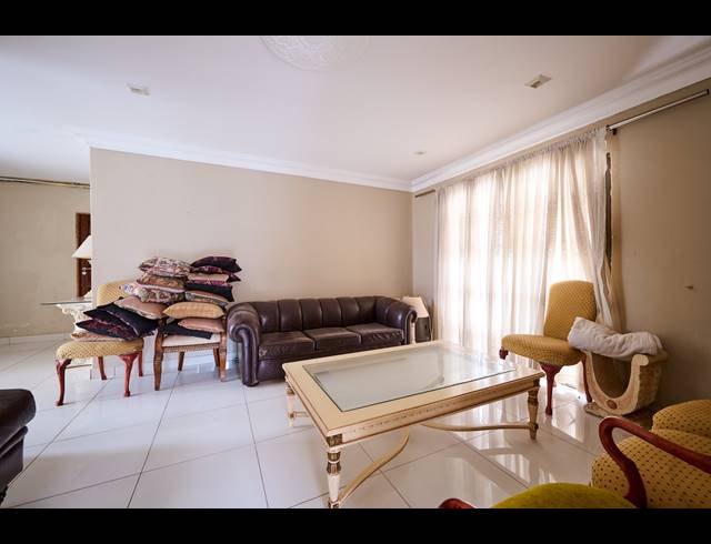 8 BEDROOM HOUSE FOR SALE IN NOORDWYK